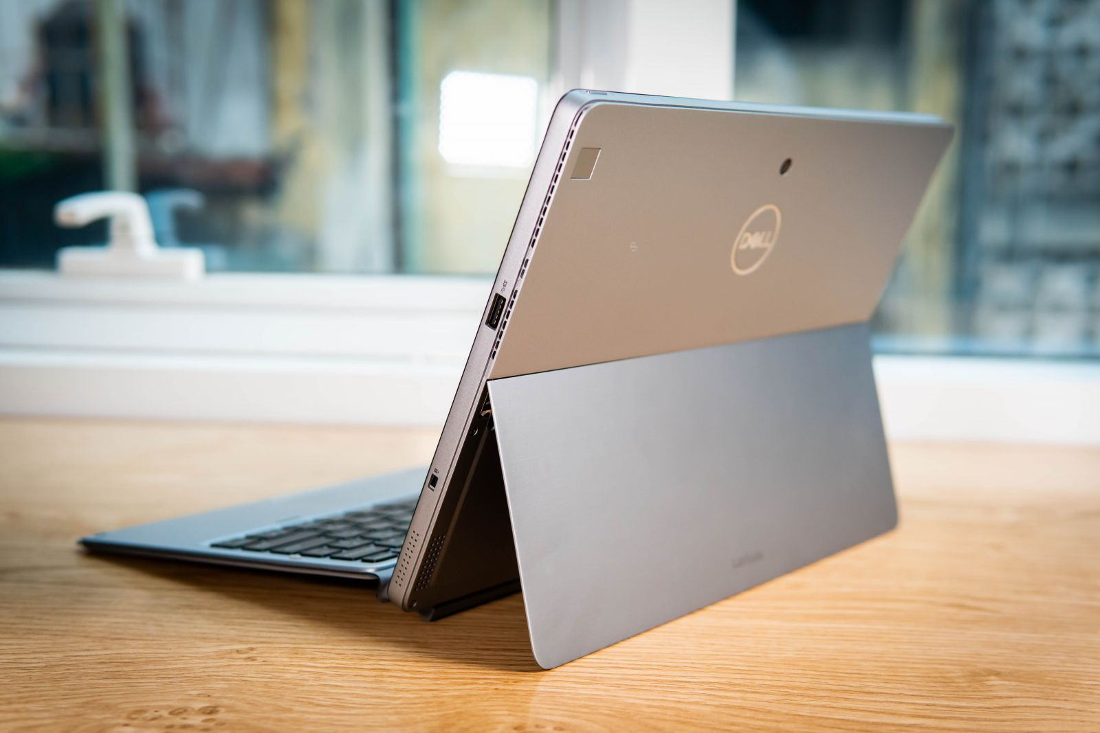 Máy tính Dell Latitude 7200